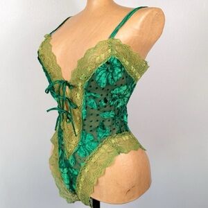 Victoria's Secret Vintage Gold Label Emerald Green Brocade Lace Teddy Bodysuit L